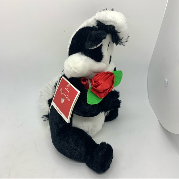 Pepe Le Pew Talking Skunk Plush w/ Tags Retired - Picture 7 of 8
